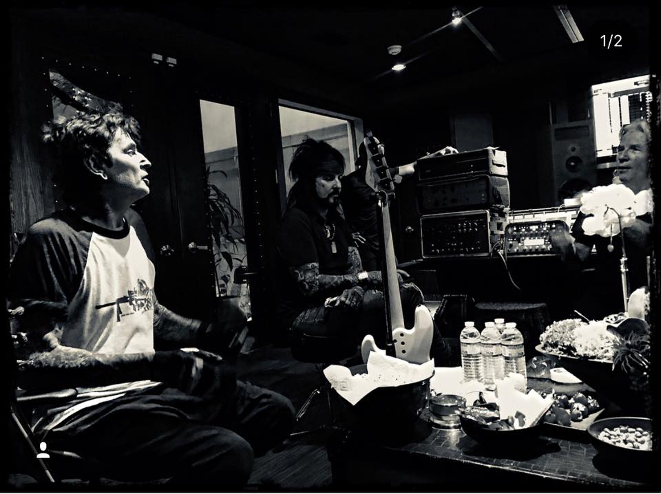 motley crue - estudio