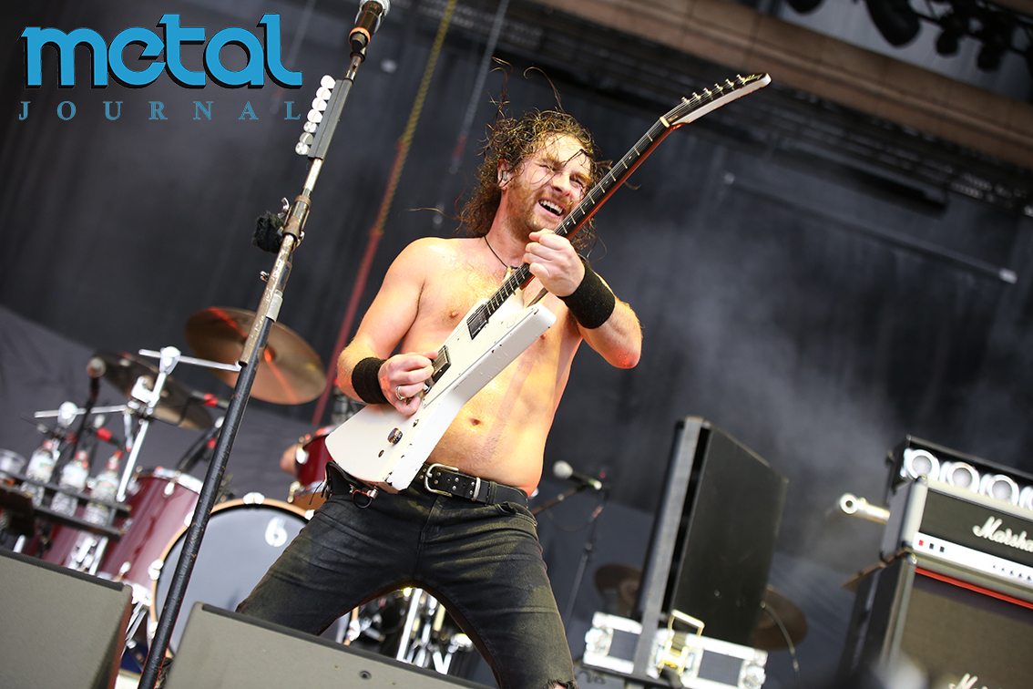 airbourne - metal journal barcelona 2022 pic 1