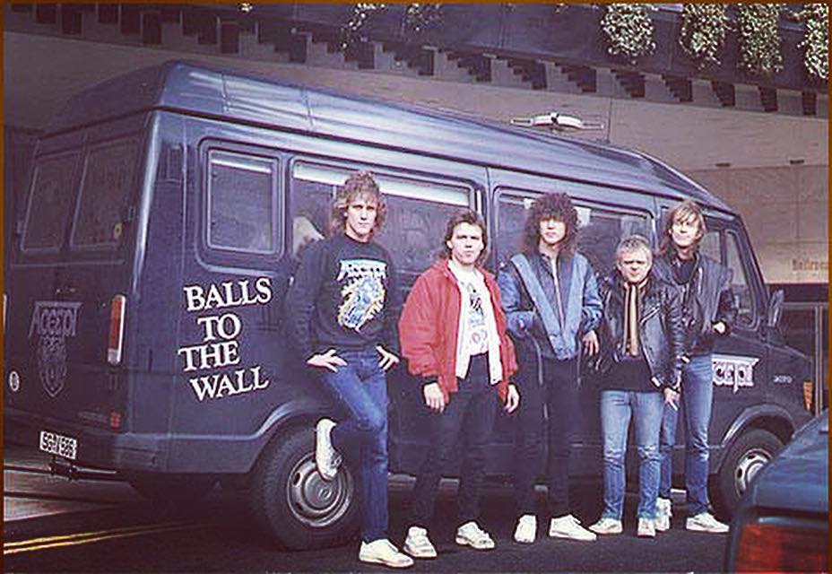 accept tour bus 1983 pic 1