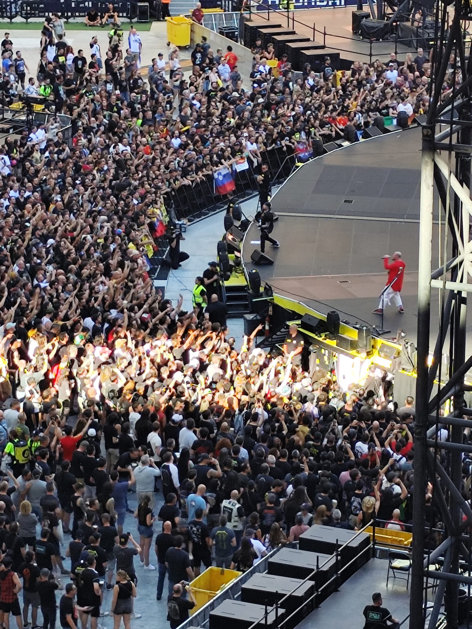 five finger death punch madrid pic 1