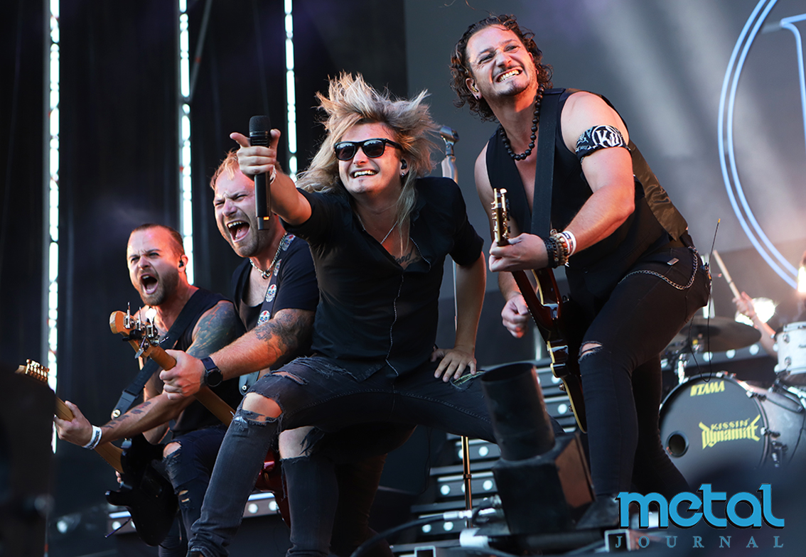 kissin dynamite - metal journal leyendas del rock 2024 pic 1