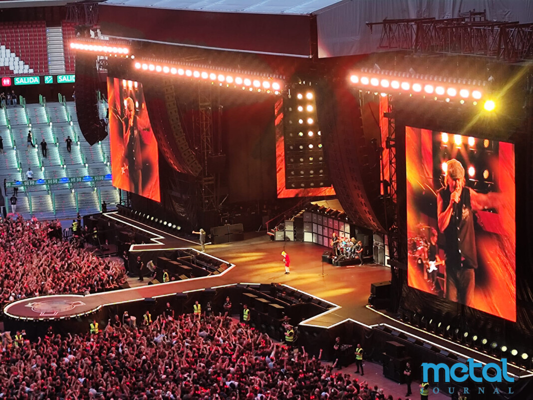 AC/DC, campanas y cañones para repicar y atronar por la vigencia del ...