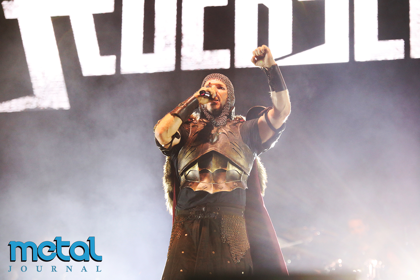 feuerschwanz - leyendas del rock 2025 - metal journal pic 7